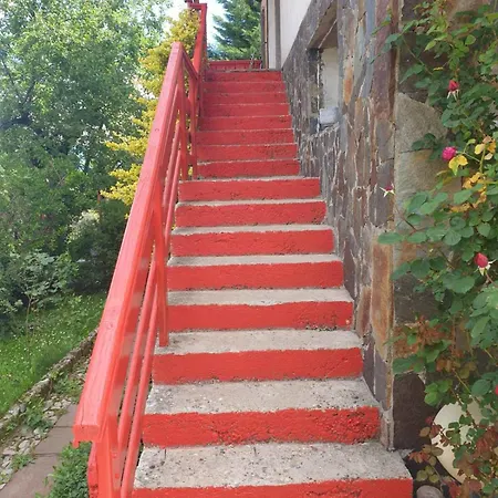 Джулия Vilă Sapareva Bania