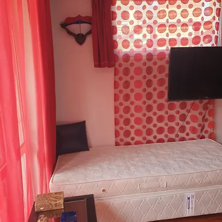 Джулия *