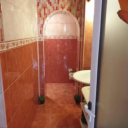 Джулия Vilă Sapareva Bania